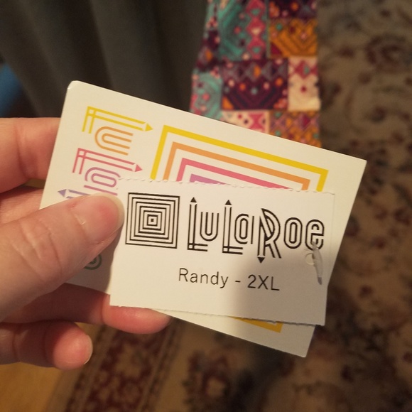 Lularoe Randy Tee - Picture 2 of 3
